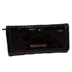 Auth! Valentino di Mario Valentino wallet